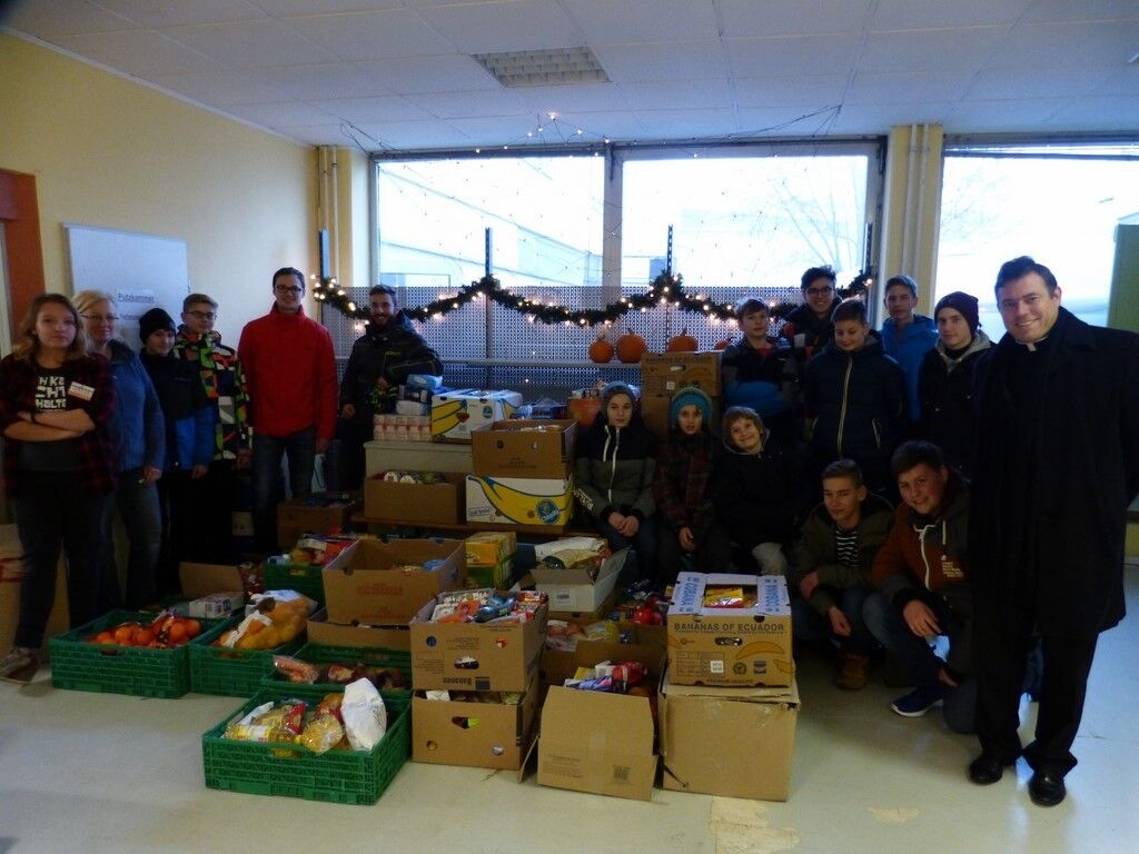 Rund 700 kg Lebensmittel sammelten die Jugendlichen in Regensburg