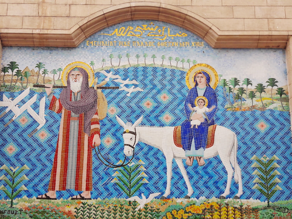 Wandmosaik der Heiligen Familie in Ägypten.